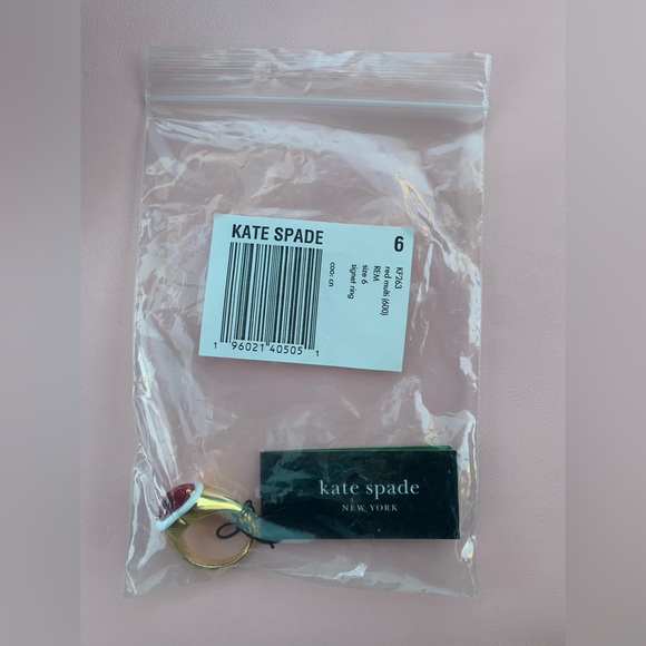 Kate Spade - Sweetheart Signet Ring (Size 6) - Picture 6 of 7